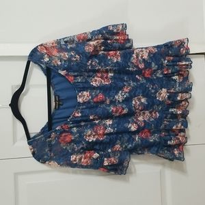 Blue floral blouse in excellent condition